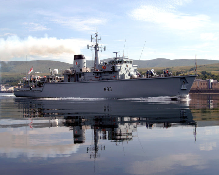 HMS Brocklesby M33 Royal Navy Hunt class Mine Counter Measures Vessel Photo Print or Framed Print - Hampshire Prints