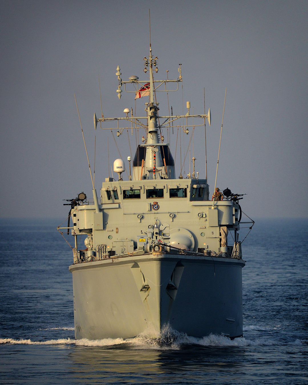 HMS Chiddingfold M37 Royal Navy Hunt Class Minesweeper Photo Print or Framed Print - Hampshire Prints