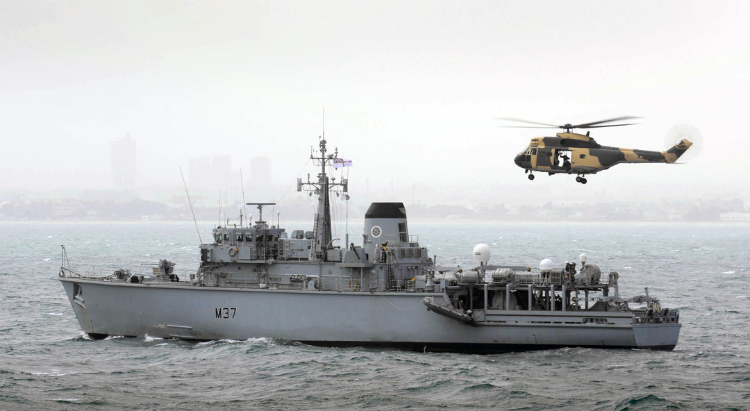 HMS Chiddingfold M37 | Photo Print | Framed Print | Hunt Class | Minehunter | Royal Navy Hampshire Prints