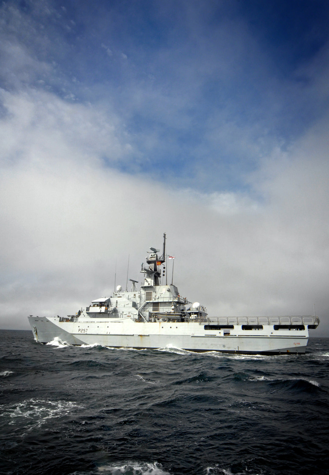 HMS Clyde P257 Royal Navy River class offshore patrol vessel Photo Print or Framed Print - Hampshire Prints