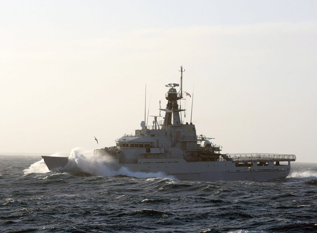 HMS Clyde P257 Royal Navy River class offshore patrol vessel Photo Print or Framed Print - Hampshire Prints