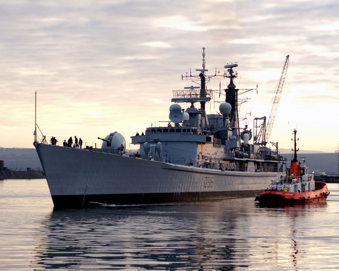 HMS Gloucester D96 | Photo Print | Framed Print | Type 42 | Destroyer | Royal Navy Hampshire Prints