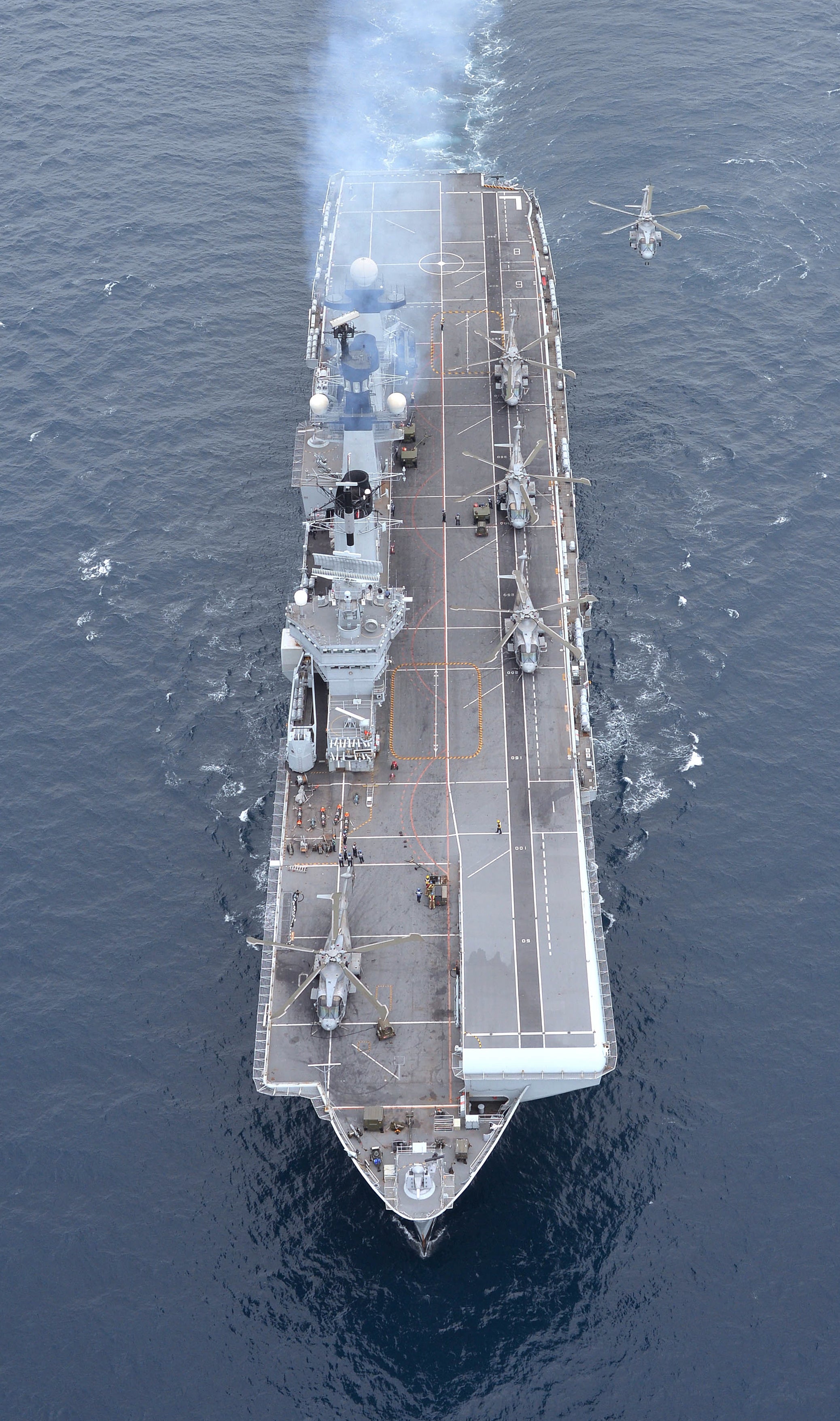 HMS Illustrious (R06) Royal Navy Invincible Class Aircraft Carrier Hel ...