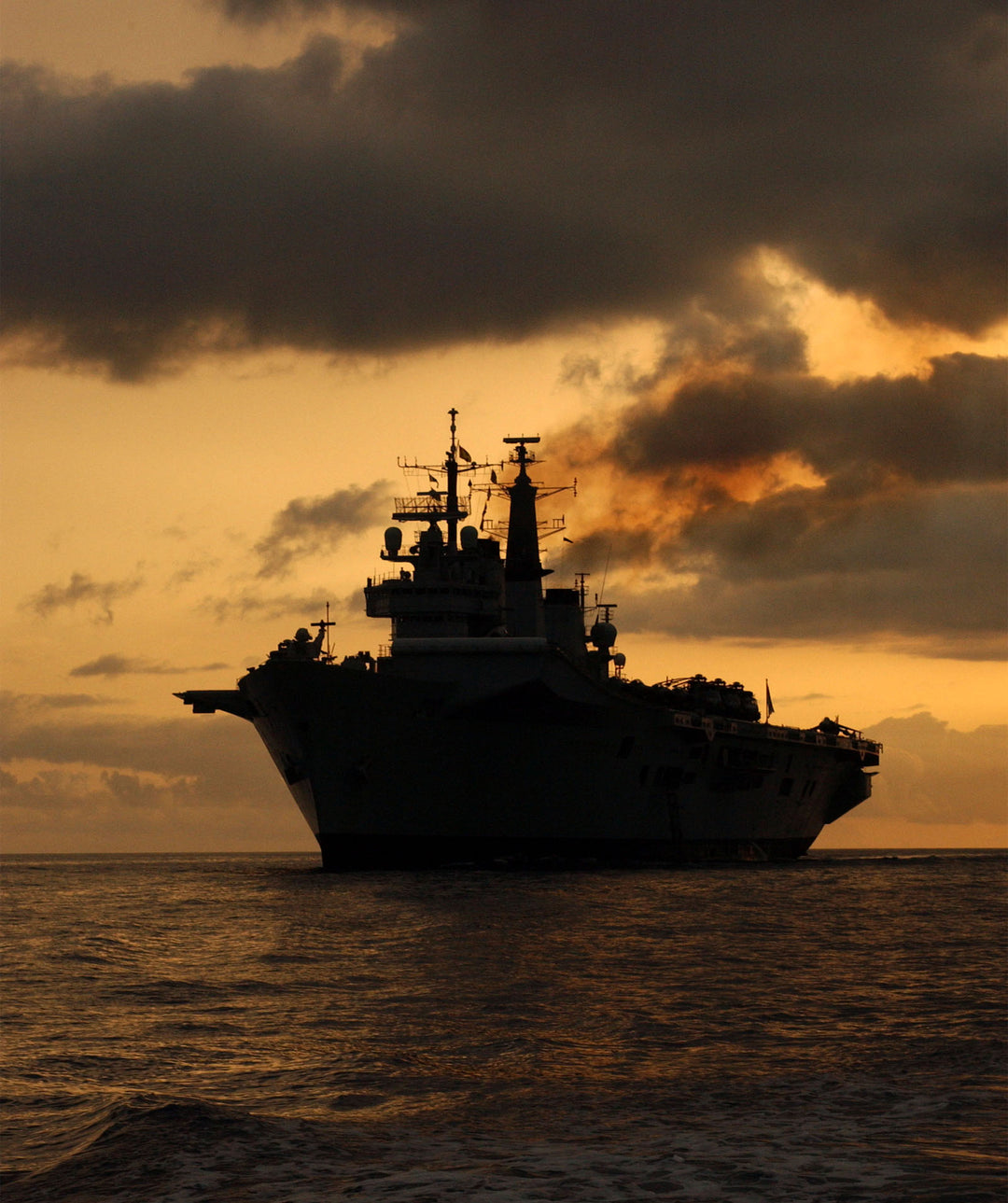 HMS Invincible R05 Royal Navy Invincible Class aircraft carrier Photo Print or Framed Print - Hampshire Prints