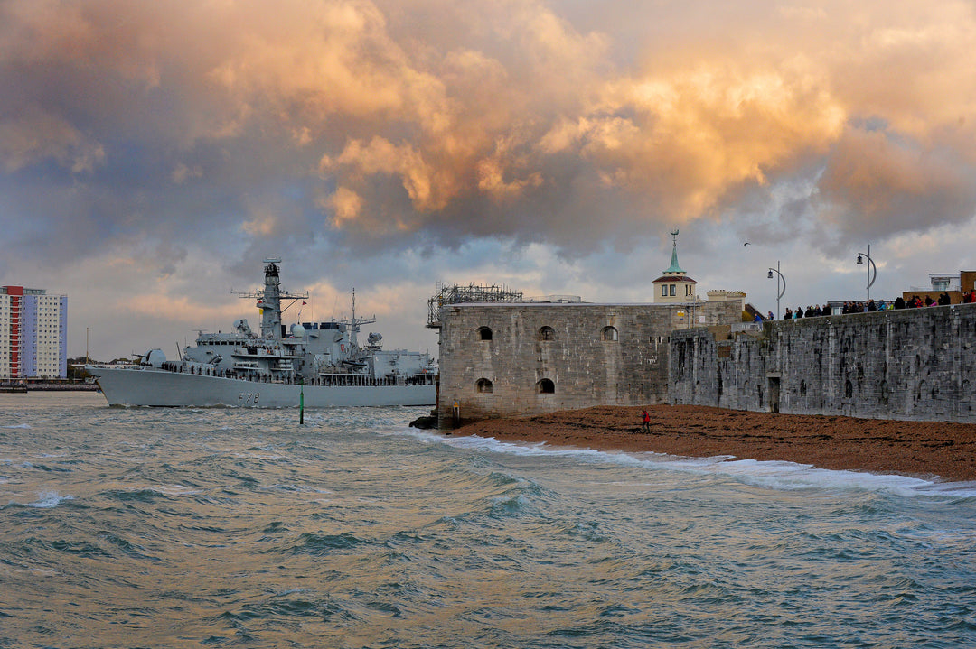 HMS Kent F78 | Photo Print | Framed Print | Poster | Type 23 | Frigate | Royal Navy Hampshire Prints