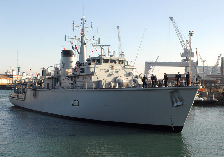 HMS Ledbury M30 | Photo Print | Framed Print | Hunt Class | Minesweeper | Royal Navy Hampshire Prints
