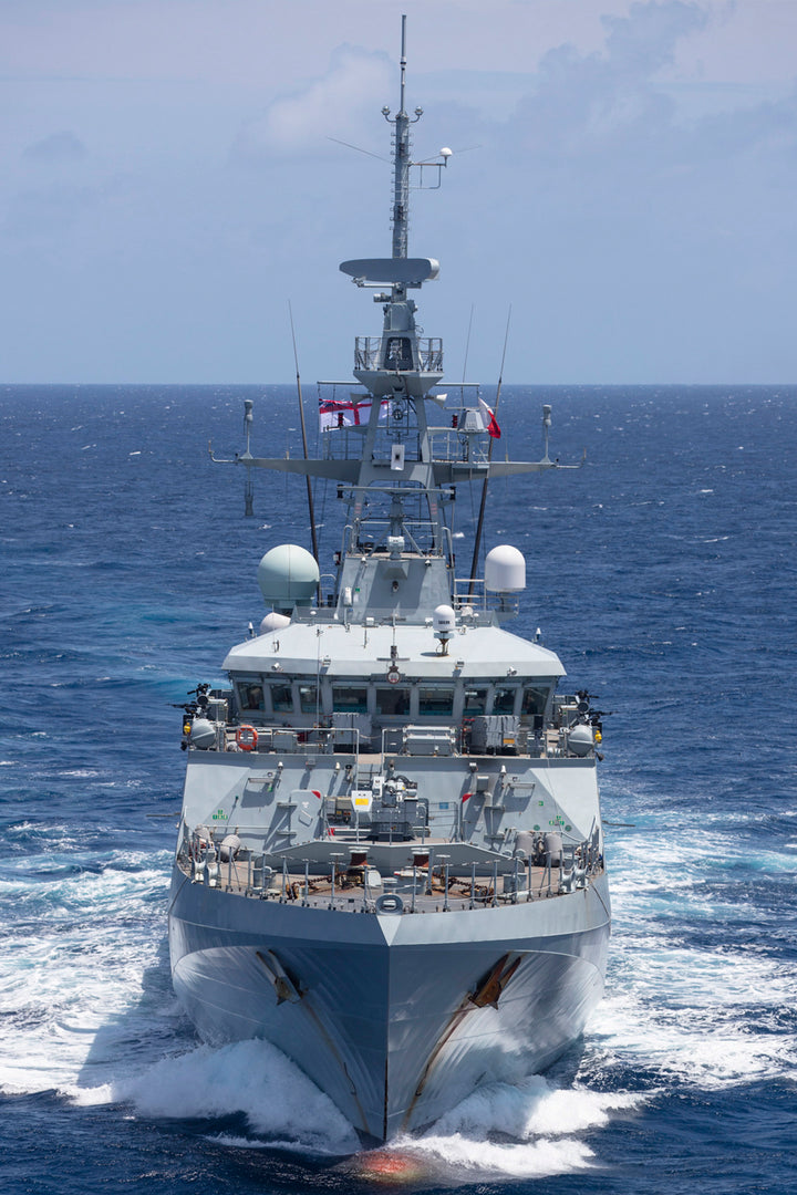 HMS Medway P223 | Photo Print | Framed Print | River Class | Patrol Vessel | Royal Navy Hampshire Prints