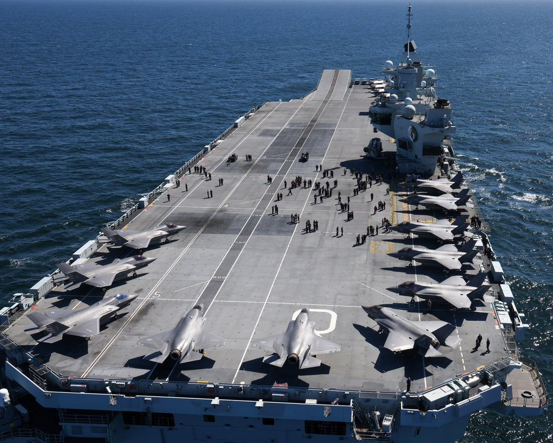 HMS Queen Elizabeth R08 | Photo Print | Framed Print | Queen Elizabeth Class | Aircraft Carrier | Royal Navy Hampshire Prints