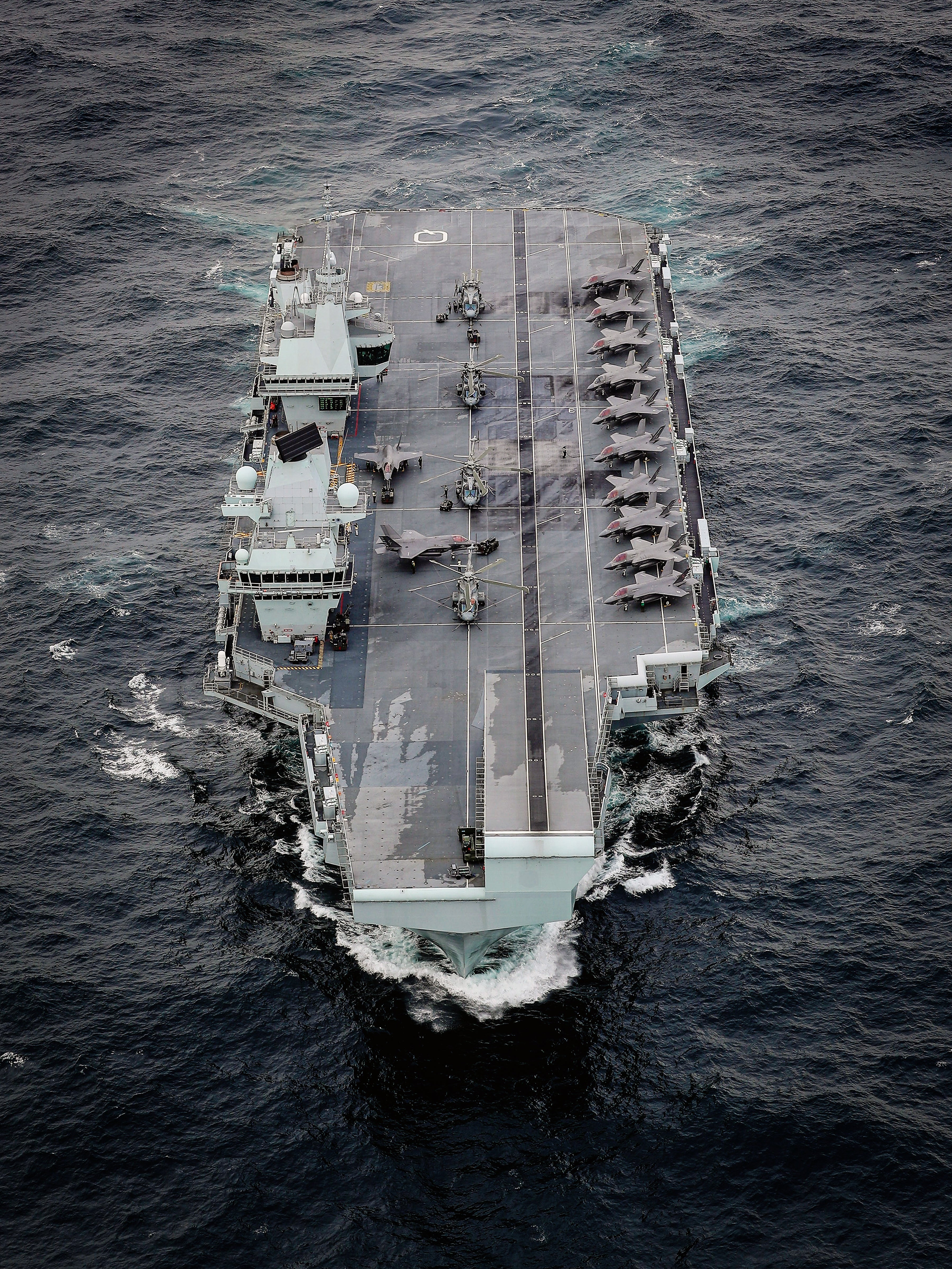 HMS Queen Elizabeth (R08) - High Bow View - Royal Navy Queen Elizabeth ...