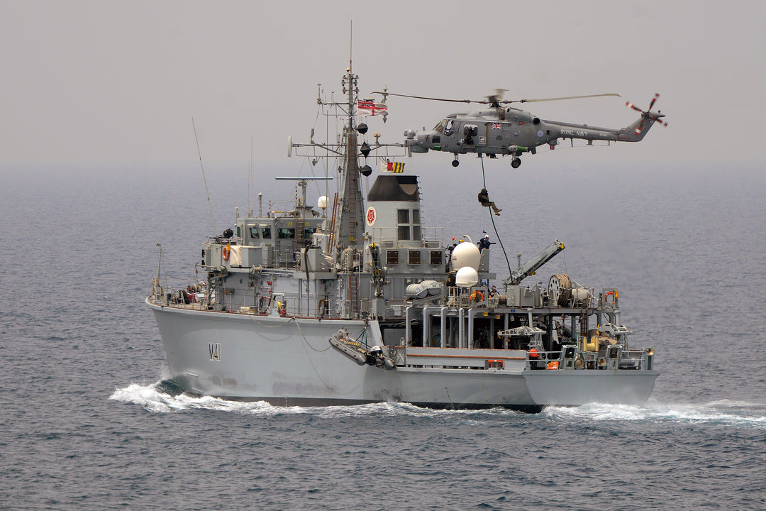 HMS Quorn M41 | Photo Print | Framed Print | Hunt Class | Mine Warfare Vessel | Royal Navy Hampshire Prints