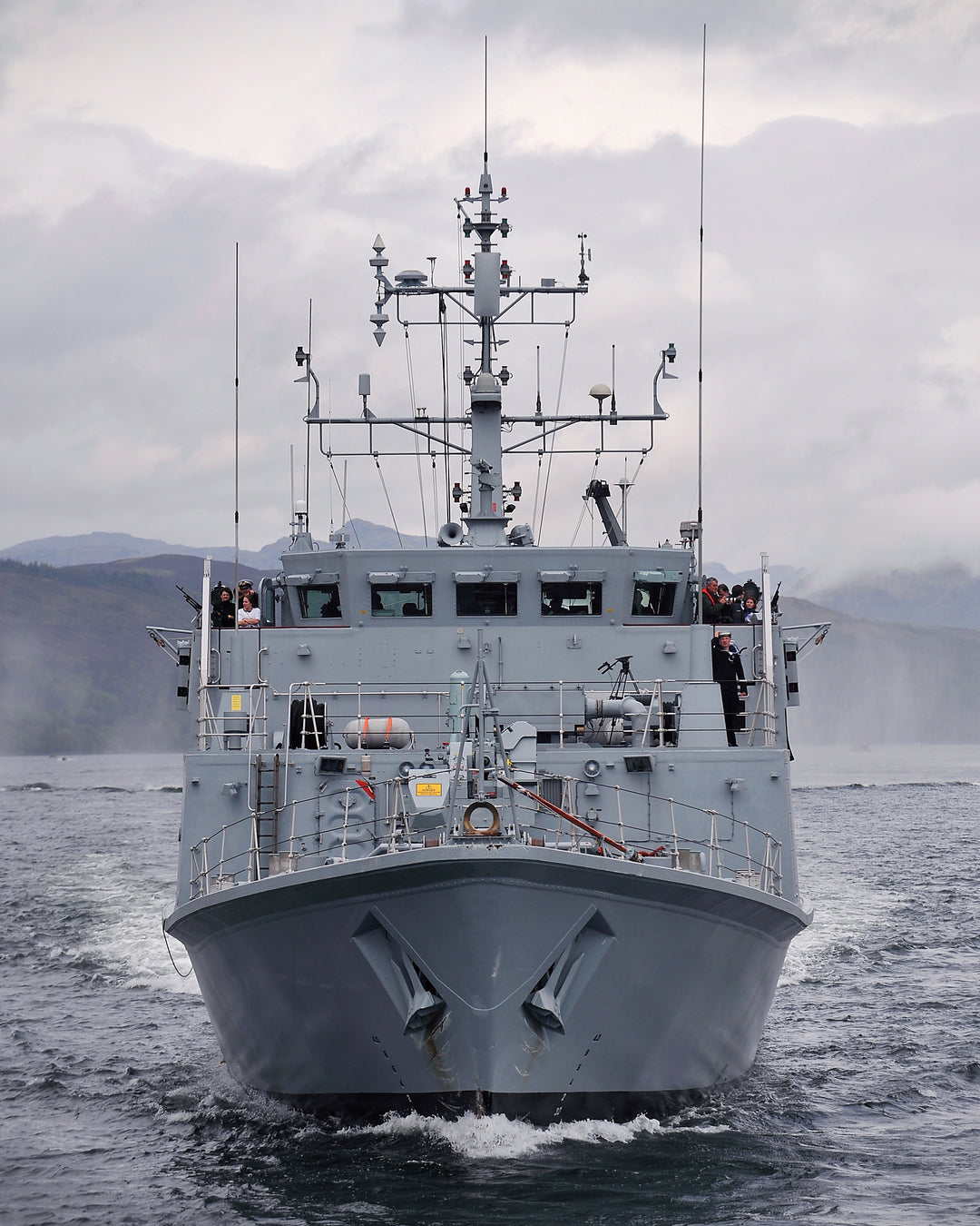 HMS Ramsey M110 | Photo Print | Framed Print | Sandown Class | Minehunter | Royal Navy Hampshire Prints