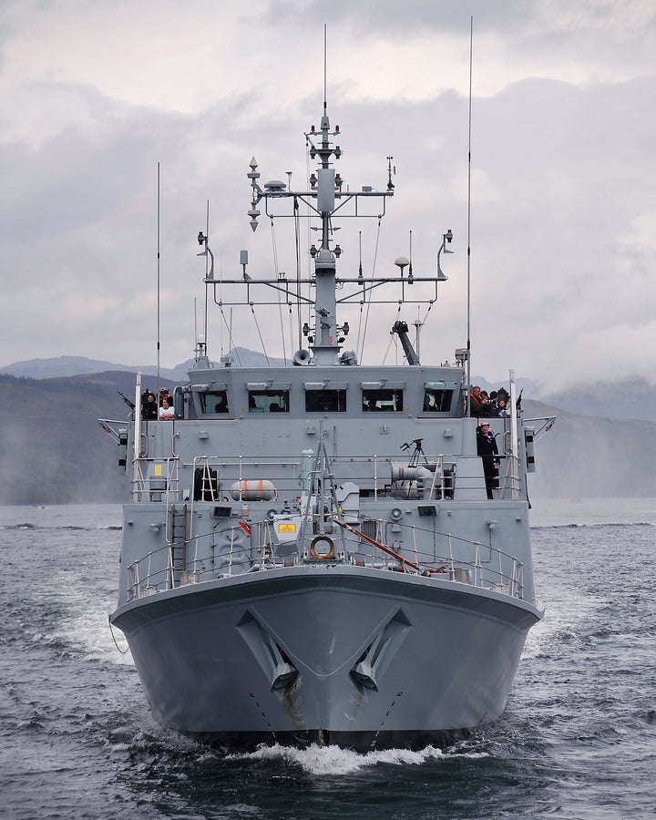 HMS Ramsey M110 | Photo Print | Framed Print | Sandown Class | Minehunter | Royal Navy Hampshire Prints