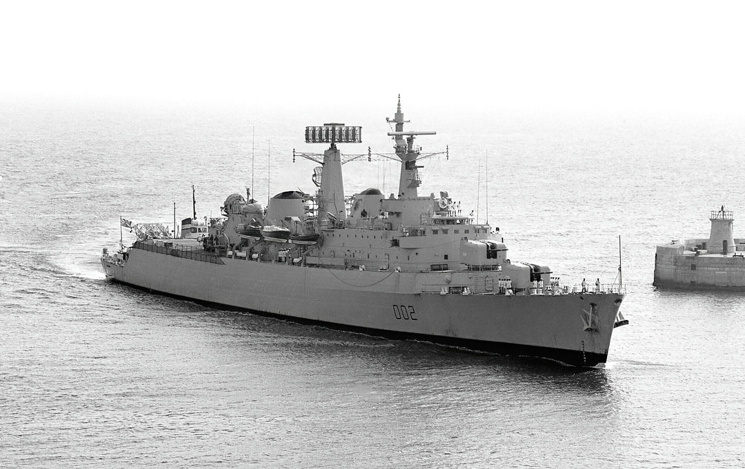 HMS Devonshire D02 | Photo Print | Framed Print | County Class | Destroyer | Royal Navy Hampshire Prints