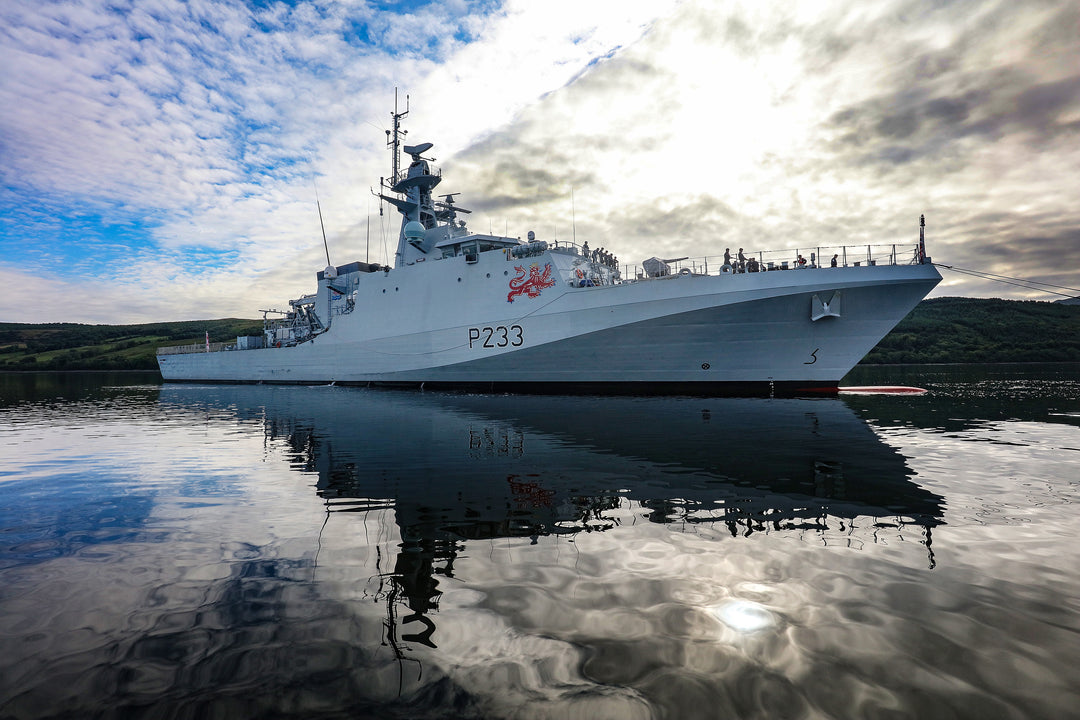 HMS Tamar P233 | Photo Print | Framed Print | River Class | Patrol Vessel | Royal Navy Hampshire Prints