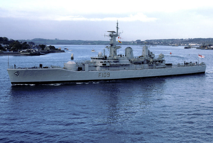 HMS Leander F109 | Photo Print | Framed Print | Leander Class | Frigate | Royal Navy Hampshire Prints