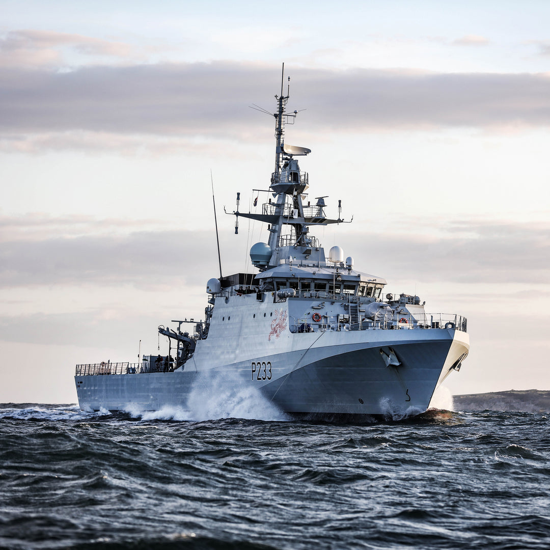 HMS Tamar P233 Royal Navy River class offshore patrol vessel Photo Print or Framed Print - Hampshire Prints