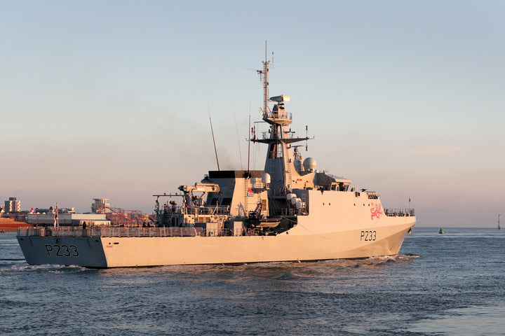 HMS Trent P224 Royal Navy River class offshore patrol vessel Photo Print or Framed Print - Hampshire Prints