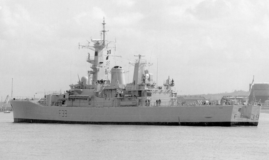 HMS Naiad F39 | Photo Print | Framed Print | Poster | Leander Class | Frigate | Royal Navy Hampshire Prints