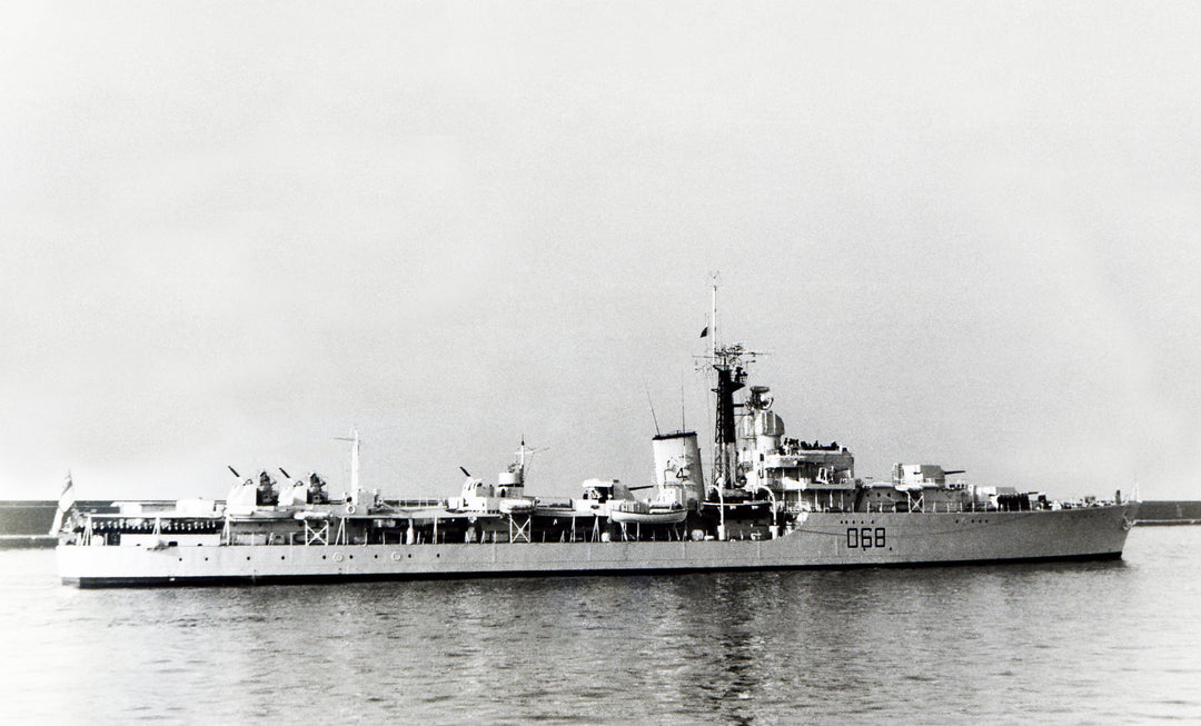 HMS Barrosa D68 Royal Navy Battle Class fleet destroyer Photo Print or Framed Print - Hampshire Prints