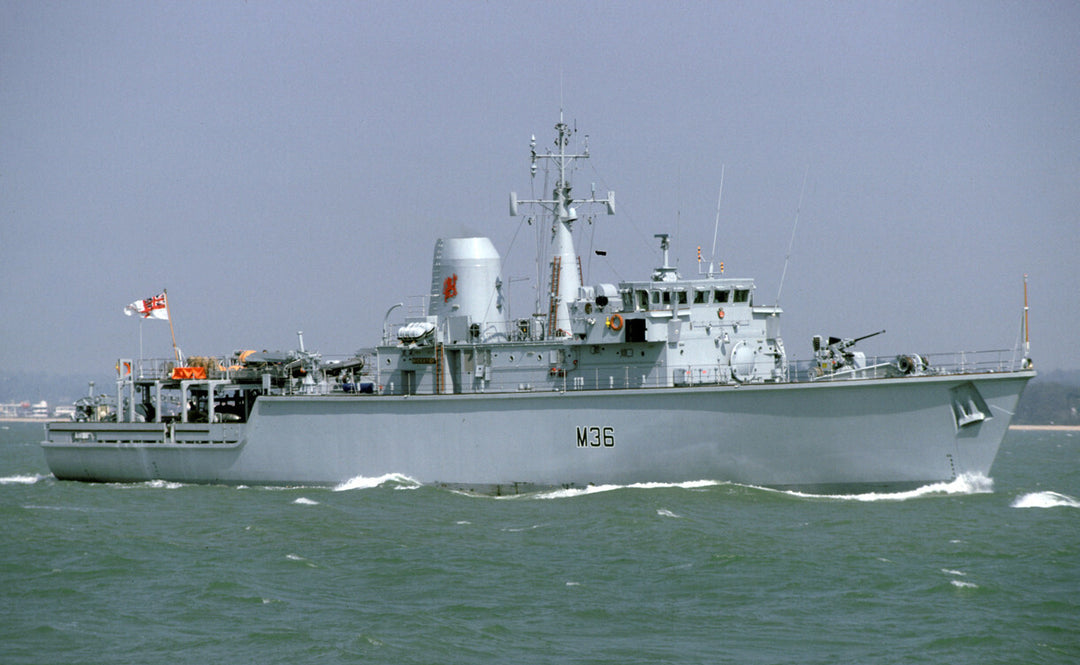 HMS Bicester M36 | Photo Print | Framed Print | Hunt Class | Mine Warfare Vessel | Royal Navy Hampshire Prints