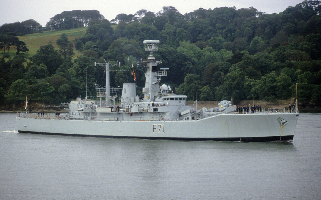 HMS Scylla F71 | Photo Print | Framed Print | Leander Class | Frigate | Royal Navy Hampshire Prints
