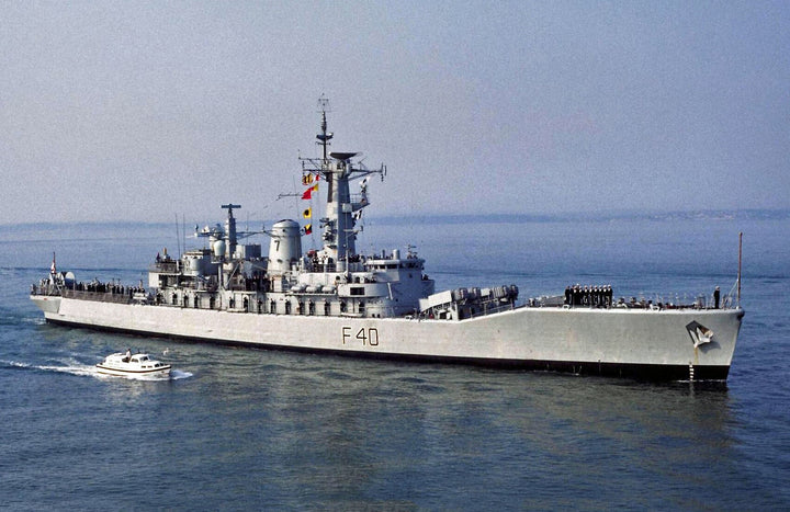 HMS Sirius F40 | Photo Print | Framed Print | Poster | Leander Class | Frigate | Royal Navy Hampshire Prints