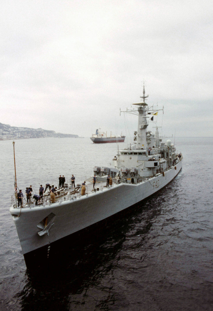 HMS Sirius F40 | Photo Print | Framed Print | Poster | Leander Class | Frigate | Royal Navy Hampshire Prints