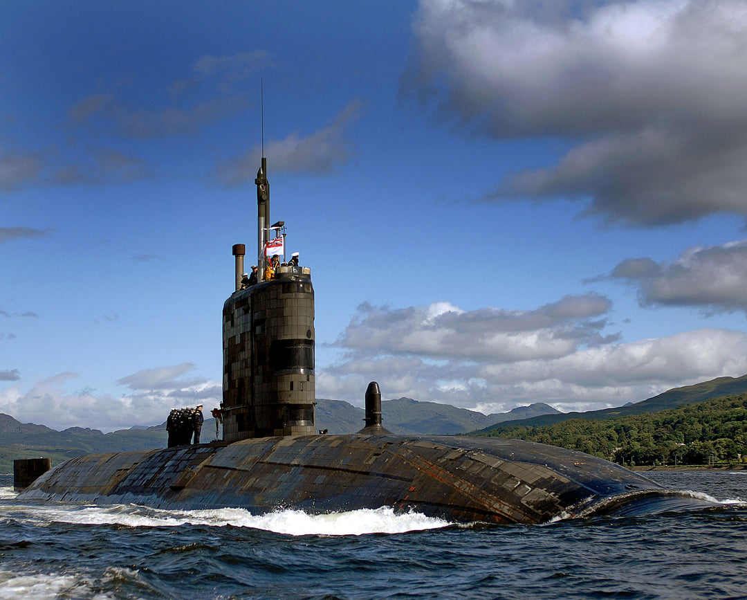 HMS Superb S109 Royal Navy Swiftsure class Submarine Photo Print or Framed Print - Hampshire Prints