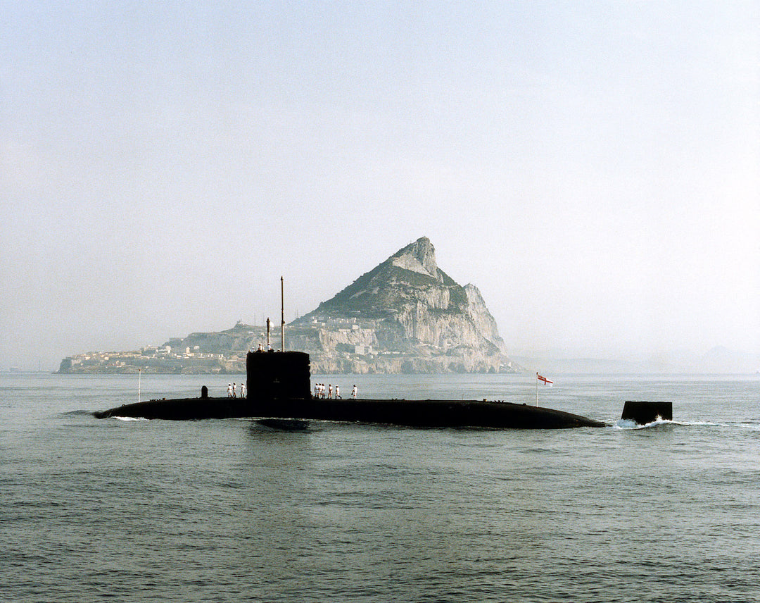 HMS Superb S109 Royal Navy Swiftsure class Submarine Photo Print or Framed Print - Hampshire Prints