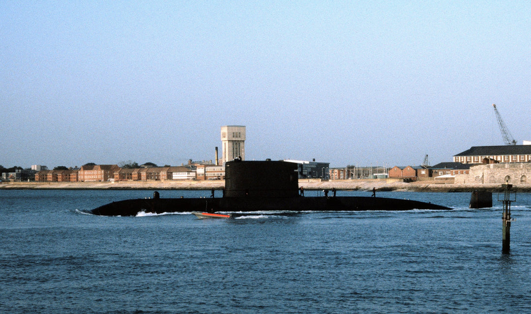 HMS Unseen (S41) Photo Print - Leaving Portsmouth - Royal Navy Upholder Class Submarine Posters, Prints, & Visual Artwork Hampshire Prints 6 x 4 No Frame No