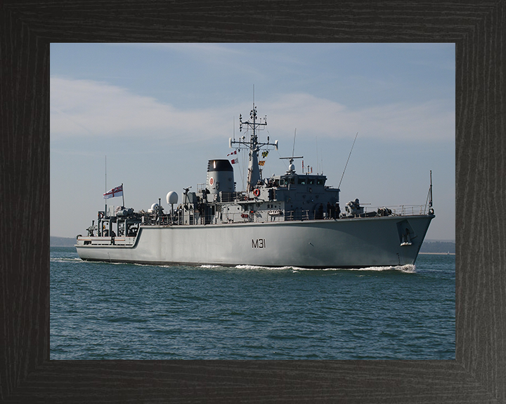 HMS Cattistock M31 Royal Navy Hunt class mine hunter Photo Print or Framed Print - Hampshire Prints