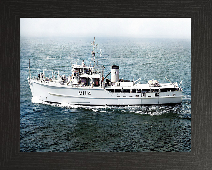 HMS Brinton M1114 | Photo Print | Framed Print | Ton Class | Minesweeper | Royal Navy Hampshire Prints