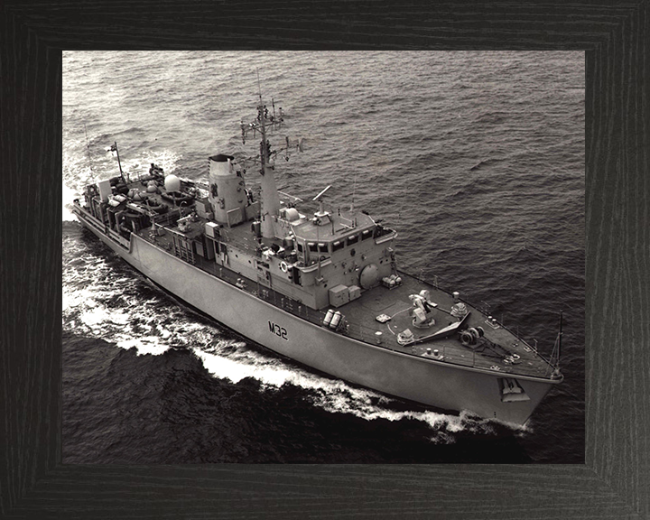 HMS Cottesmore M32 | Photo Print | Framed Print | Hunt Class | Mine Warfare Vessel | Royal Navy Hampshire Prints