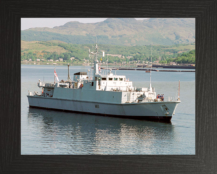 HMS Blyth M111 Royal Navy Sandown class minehunter Photo Print or Framed Print - Hampshire Prints