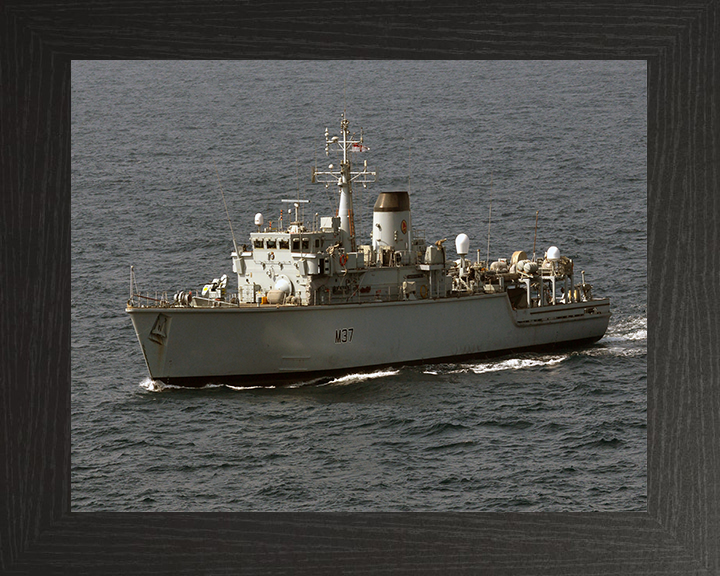 HMS Chiddingfold M37 | Photo Print | Framed Print | Hunt Class | Minehunter | Royal Navy Hampshire Prints