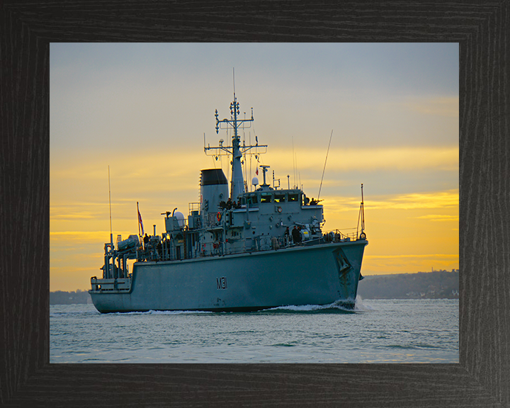 HMS Cattistock M31 | Photo Print | Framed Print | Hunt Class | Minehunter | Royal Navy Hampshire Prints
