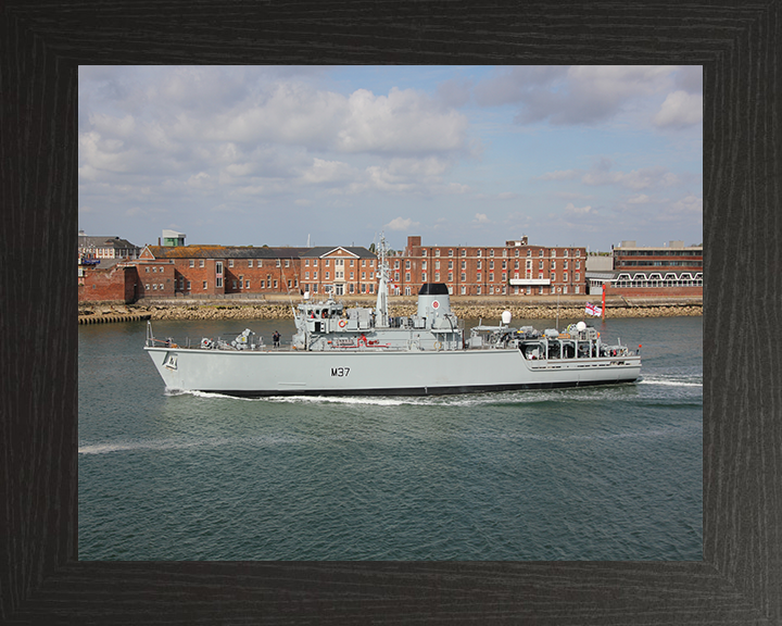 HMS Chiddingfold M37 | Photo Print | Framed Print | Hunt Class | Minehunter | Royal Navy Hampshire Prints
