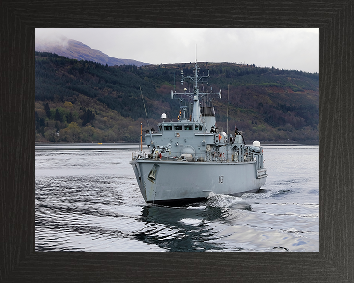 HMS Cattistock M31 | Photo Print | Framed Print | Hunt Class | Minehunter | Royal Navy Hampshire Prints
