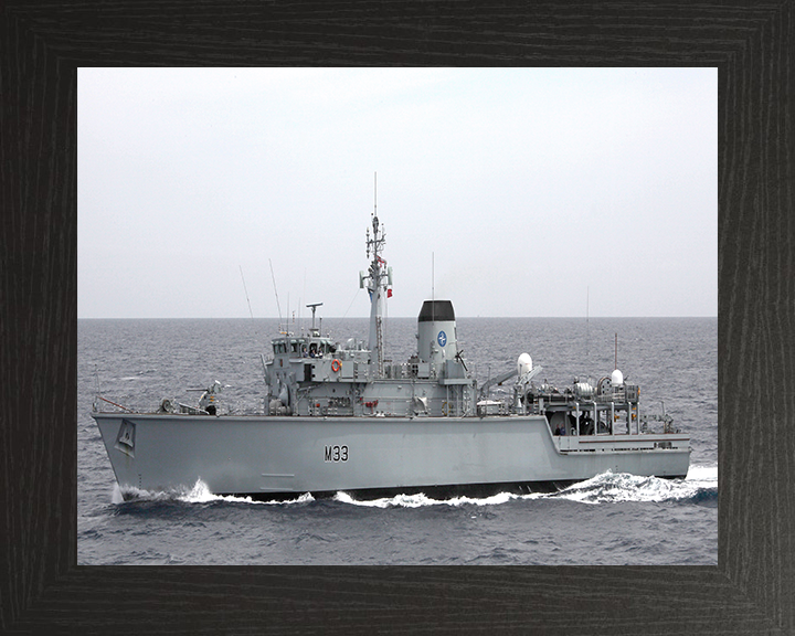 HMS Brocklesby M33 | Photo Print | Framed Print | Hunt Class | Mine Warfare Vessel | Royal Navy Hampshire Prints