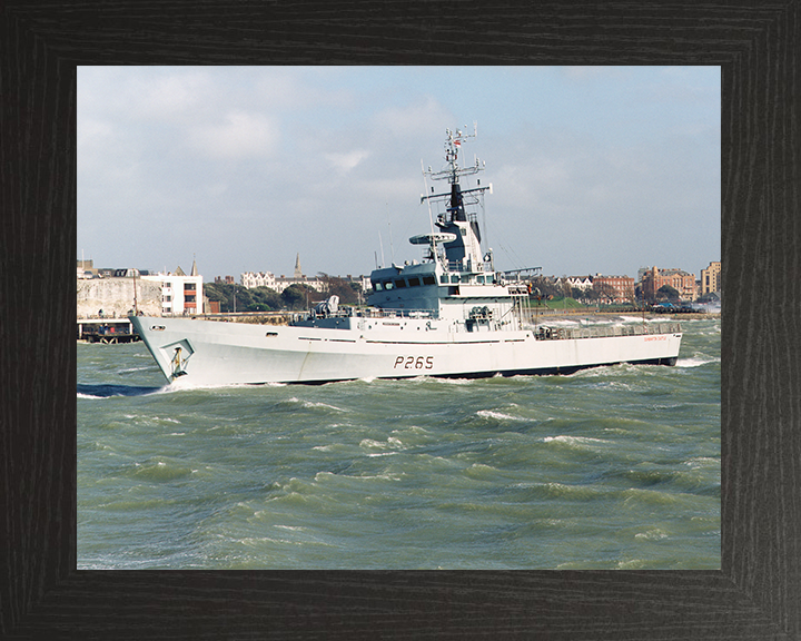 HMS Dumbarton Castle P265 | Photo Print | Framed Print | Castle Class | Patrol Vessel | Royal Navy Hampshire Prints
