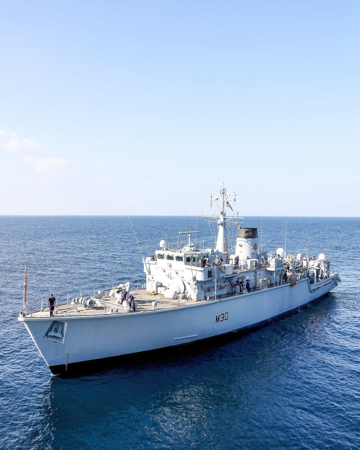 HMS Ledbury M30 | Photo Print | Framed Print | Hunt Class | Minesweeper | Royal Navy Hampshire Prints