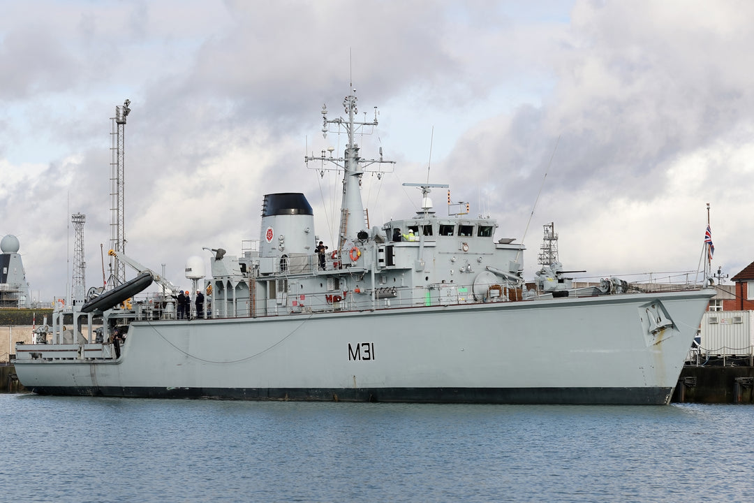 HMS Cattistock M31 Royal Navy Hunt class mine hunter Photo Print or Framed Print - Hampshire Prints