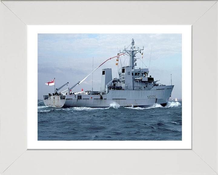 HMS Dovey M2005 Royal Navy River class minesweeper Photo Print or Framed Print - Hampshire Prints