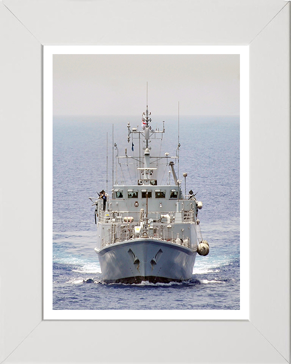 HMS Bangor M109 | Photo Print | Framed Print | Sandown Class | Minehunter | Royal Navy Hampshire Prints