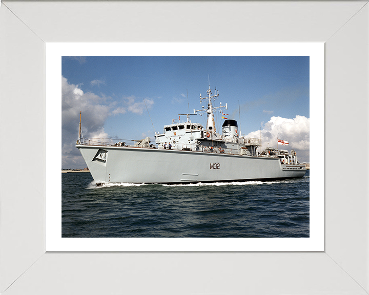 HMS Cottesmore M32 | Photo Print | Framed Print | Hunt Class | Mine Warfare Vessel | Royal Navy Hampshire Prints