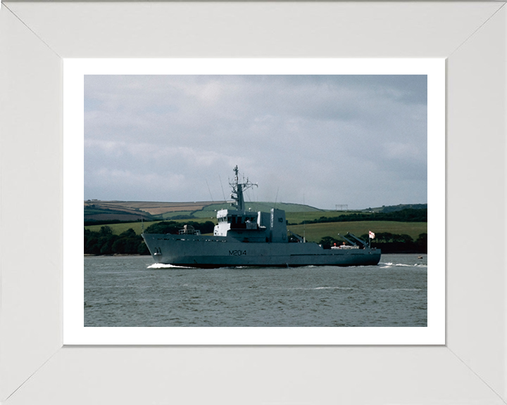 HMS Arun M2014 | Photo Print | Framed Print | River Class | Minesweeper | Royal Navy Hampshire Prints
