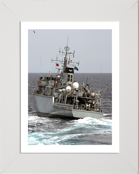 HMS Brocklesby M33 | Photo Print | Framed Print | Hunt Class | Mine Warfare Vessel | Royal Navy Hampshire Prints