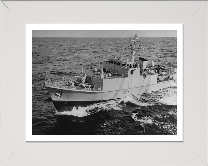 HMS Bridport M105 Royal Navy Sandown class minehunter Photo Print or Framed Print - Hampshire Prints