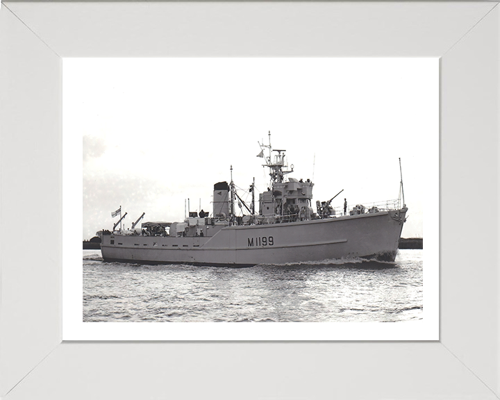 HMS Belton M1199 Royal Navy Ton Class Minesweeper Photo Print or Framed Print - Hampshire Prints