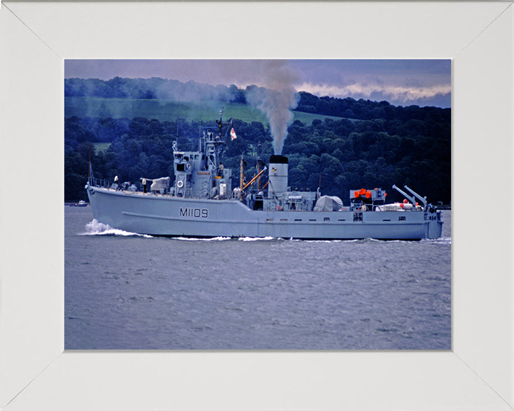 HMS Bickington M1109 | Photo Print | Framed Print | Ton Class | Minesweeper | Royal Navy Hampshire Prints